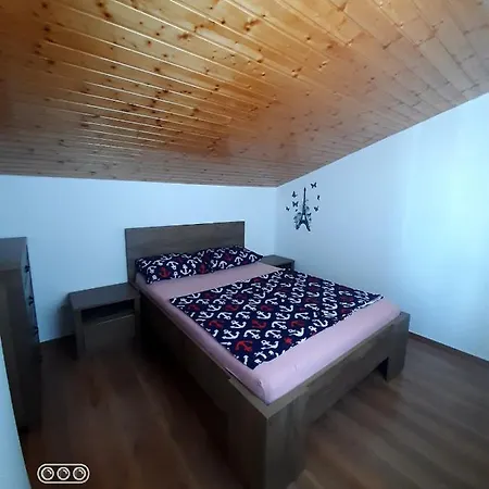Apartment Gale Omis