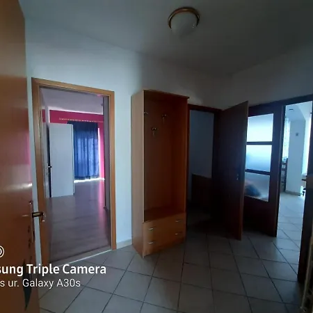 Gale Apartment *